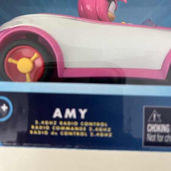 Sonic the Hedgehog Amy 2.4 GHZ Radio Controlled Car Toy Pink Team Racing NIB - Picture 5 of 13